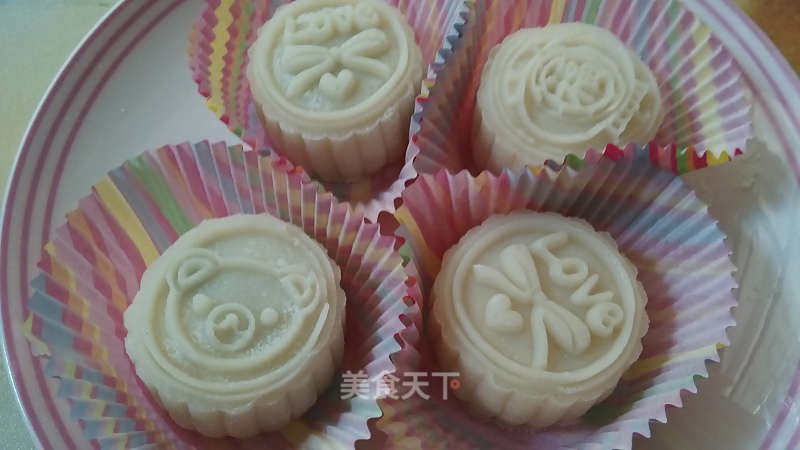 Assorted Flavour Snowy Mooncakes recipe