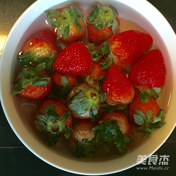 Strawberry Milk Jelly recipe