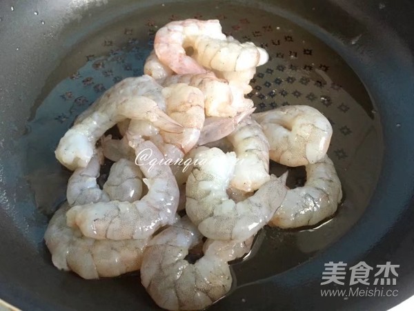 Stir-fried Shrimp with Fresh Chives recipe