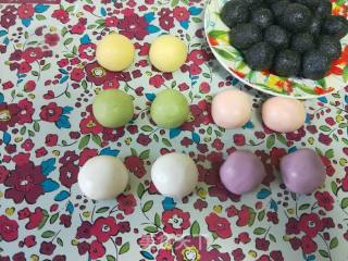 Natural Colorful Vegetable Glutinous Rice Balls recipe