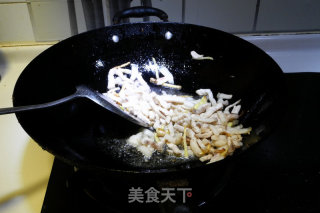 Fried Noodles with Green Pepper and Pork recipe