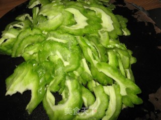 [recipe Exchange] Stir-fried Bitter Gourd with Dace in Black Bean Sauce recipe