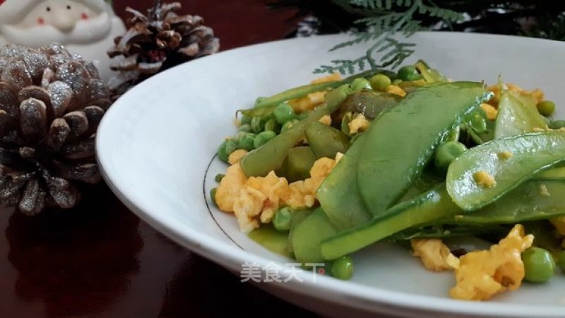 Scrambled Eggs with Peas recipe