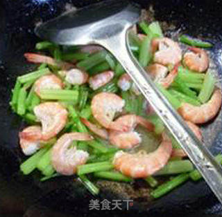 Celery Stir-fried Headless Shrimp recipe