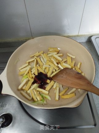 Stir-fried Cabbage Heart with Dried Tofu recipe