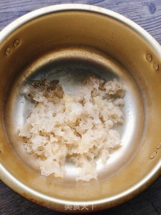 Purple Sweet Potato Lily Tremella Soup recipe