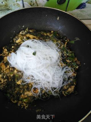 Scrambled Eggs with Ground Vegetables and Vermicelli recipe