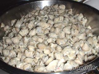 Stir-fried Sand Clam with Leek recipe