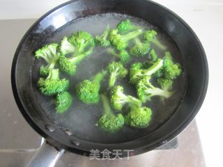 Stir-fried Broccoli with Garlic recipe