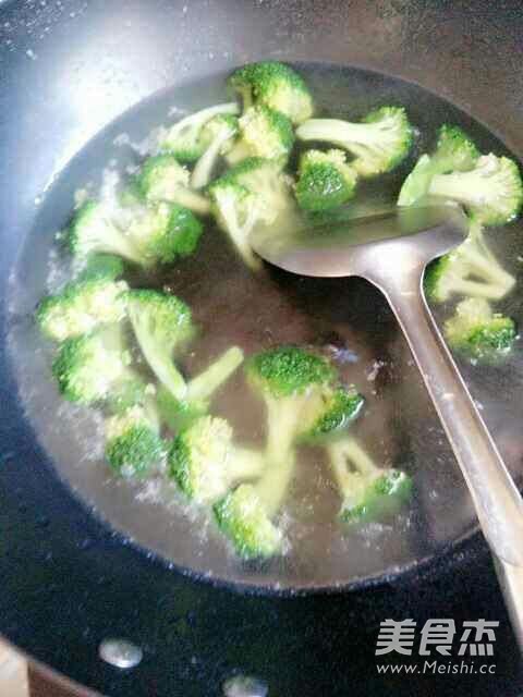 Braised Broccoli in Tomato Sauce recipe