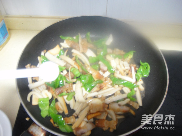 Stir-fried Pork Belly with Pleurotus Eryngii recipe