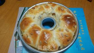 Raisin Flower Bread recipe