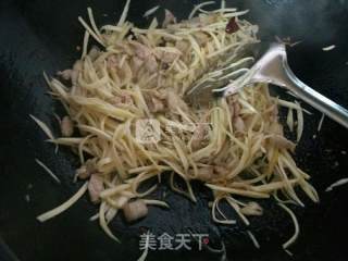 Stir-fried High Bamboo Shoots with Shredded Pork recipe