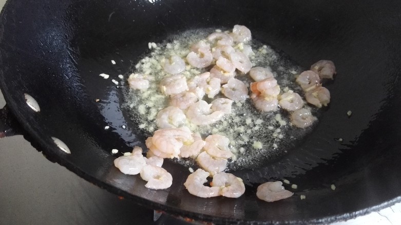 Stir-fried Shrimp with Chicken Head and Rice recipe