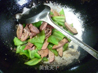 Stir-fried Foie Gras with Green Peppers recipe