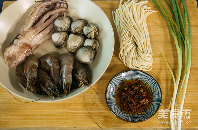 Xo Sauce Seafood Flavored Noodles recipe