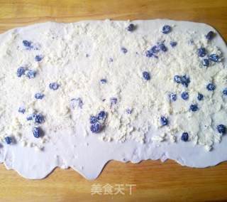 Coconut Grape Garland Bread recipe