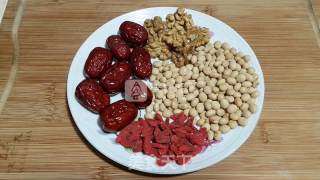 Soy Milk with Red Dates, Walnuts and Wolfberry recipe