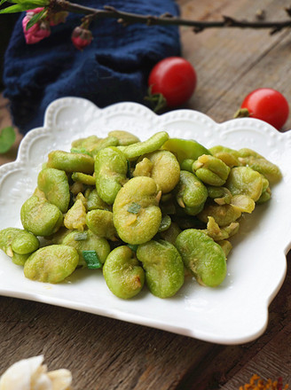 Broad Beans with Scallion Oil