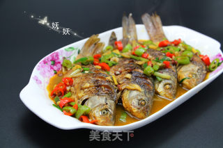 Spicy Rice with Small Crucian Carp recipe