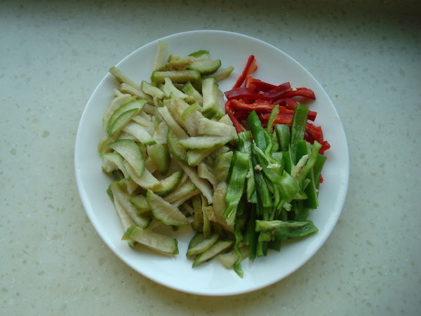 Stir-fried Pork Skin with Dried Radish recipe