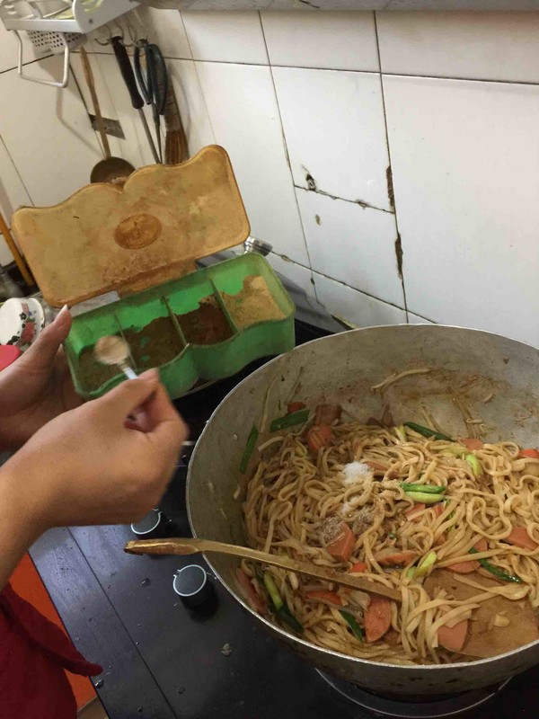 Fried Noodles with Meat recipe