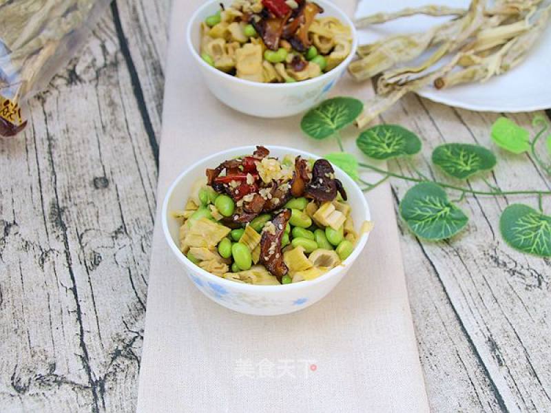 Mushroom Oil Mixed with Bamboo Shoots and Dried Edamame recipe