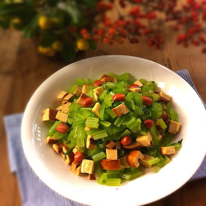 Celery Mixed with Fragrant Dried recipe