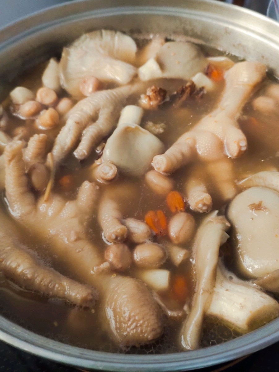 Medicated Angelica Chicken Feet Peanut Soup recipe