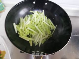 Stir-fried Lily with Celery recipe