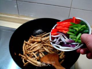 Stir-fried "dry Stir-fried Mushrooms" recipe