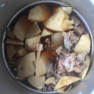 Stewed Bamboo Shoots with Bones recipe