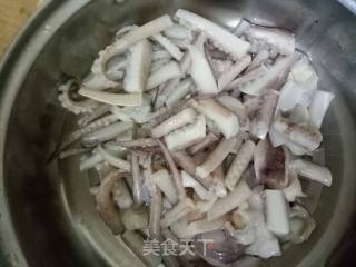 Fried Squid Head with Garlic Sprouts recipe
