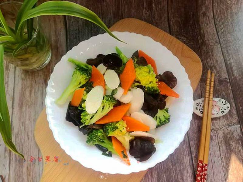 Stir-fried Yam with Mushrooms and Vegetables recipe