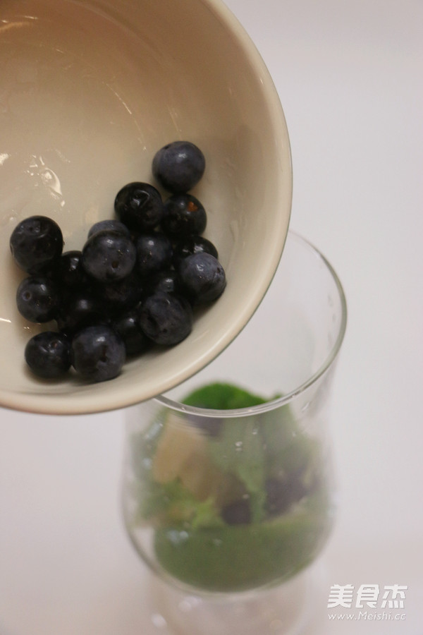 Lime Blueberry Cocktail recipe