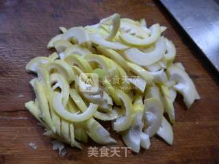 Leishan Stir-fried Chrysanthemum recipe