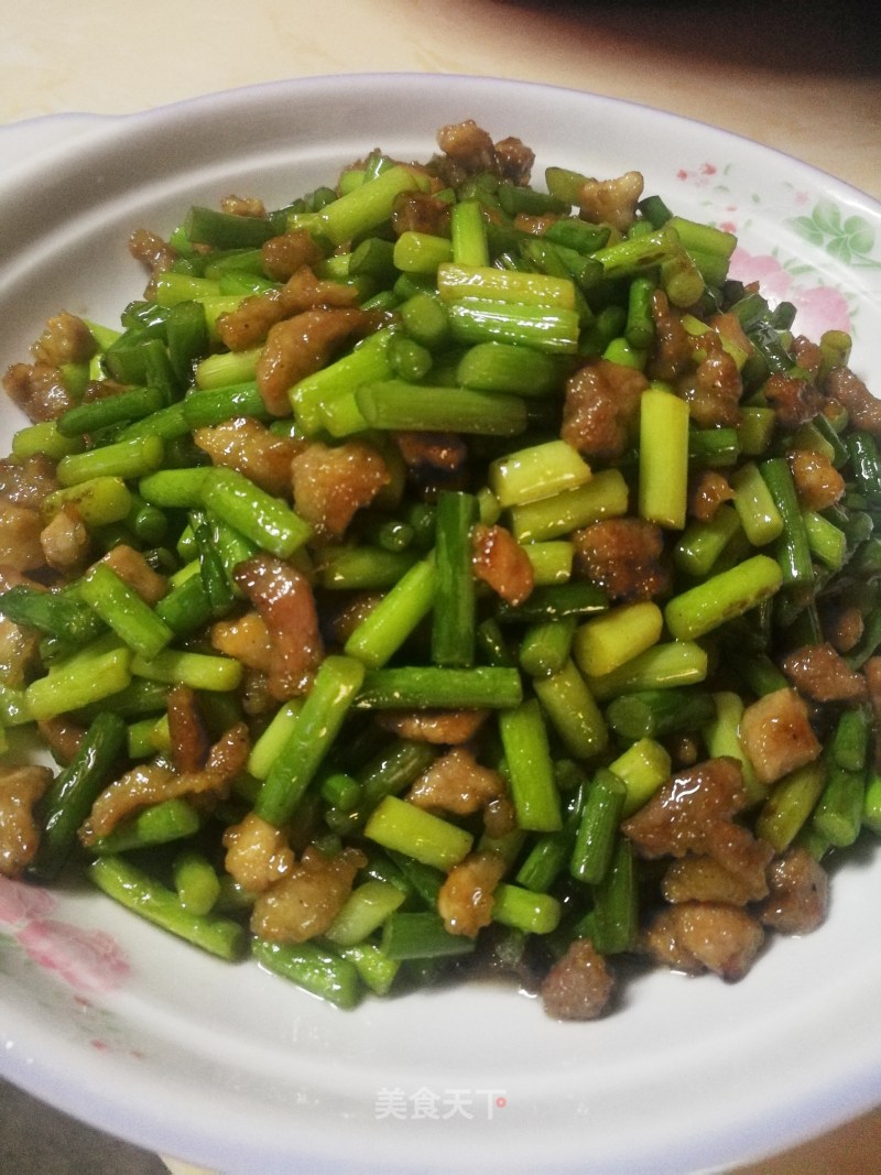 Stir-fried Diced Pork with Garlic Moss recipe