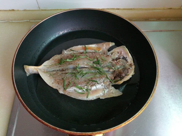Dry Fried Large Yellow Croaker recipe