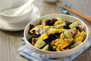 Scrambled Eggs with Loofah and Mushrooms recipe