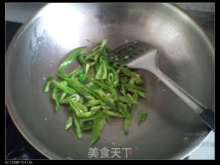 Home-style Stir-fry-green Pepper and Carrot Shreds recipe
