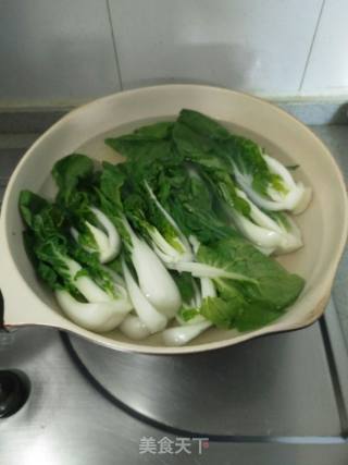 Stir-fried Mushrooms with Milk and White Rape recipe