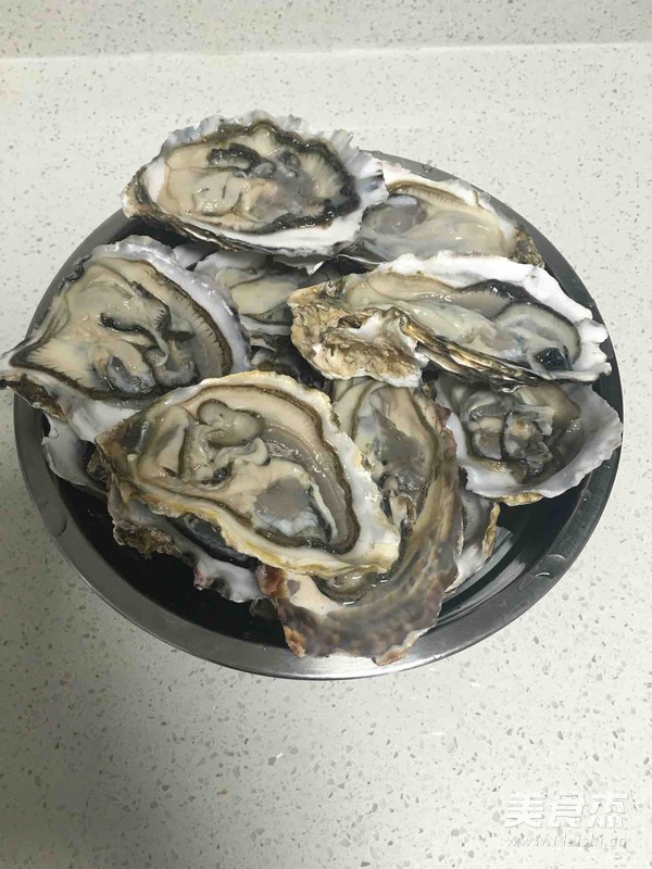 Grilled Oysters with Garlic recipe