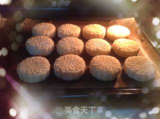 Custard Quicksand Mooncakes recipe