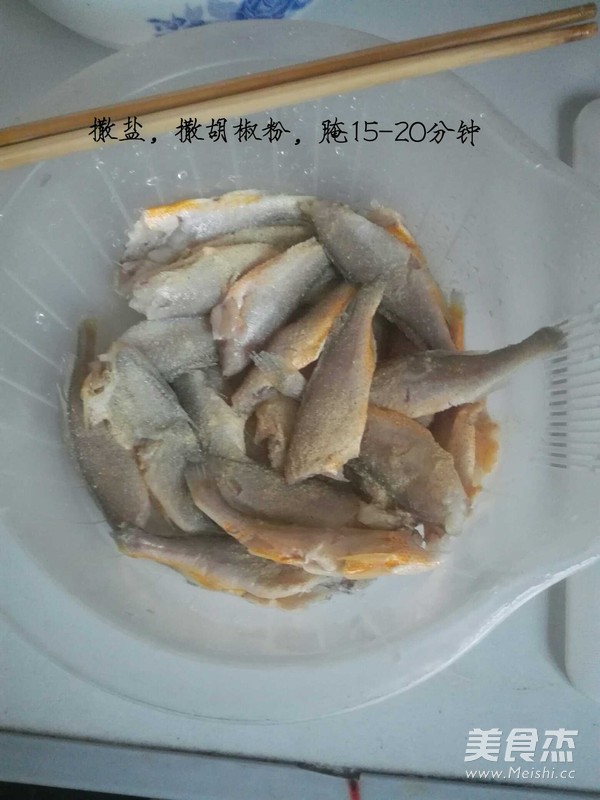 Fried Small Yellow Croaker recipe