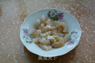 Stir-fried Green Peppers with Shrimp and Lily recipe