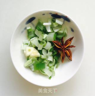Stir-fried Soy Sprouts with Diced Pork recipe