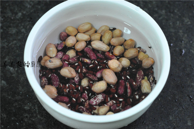 Pumpkin Mixed Bean Buns recipe