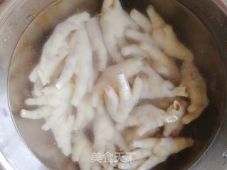 Eat While Watching The Ball-lemon Chicken Feet recipe