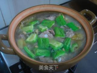 [cantonese Cuisine] Bitter Melon and Pork Ribs in Hot Pot recipe