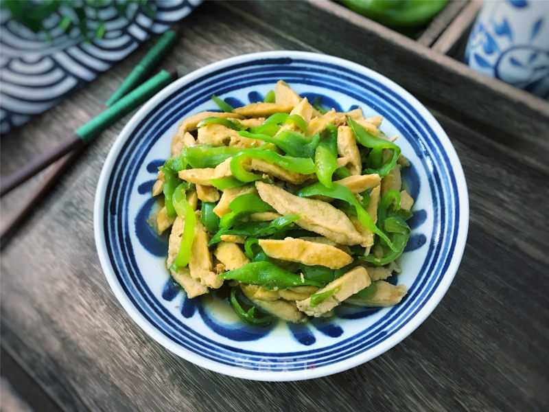 Stir-fried Vegetarian Chicken with Green Peppers recipe